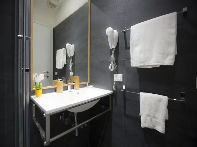 غرفة ديلوكس بسرير كوين، Al 7 Small Luxury Rooms 8/8
