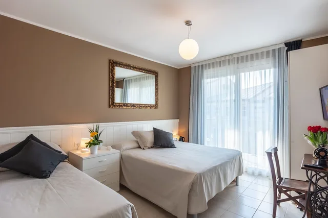 غرفة سوبيريور ثلاثية بسرير مزدوج وسرير فردي بإطلالة على البحيرة، Hotel Maximilian 1/10