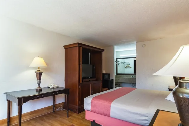 غرفة بسرير كينج، Motel6 Townsend, GA 4/6