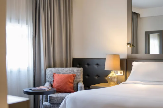 غرفة ديلوكس بسرير مزدوج، Sheraton Heathrow Hotel 2/4
