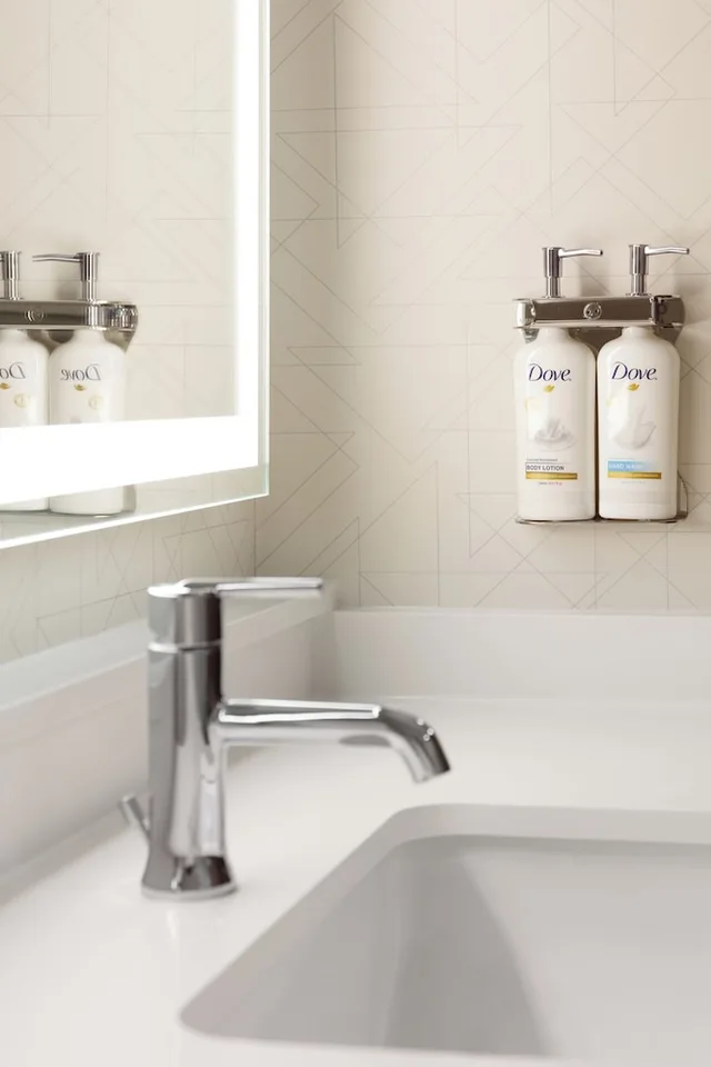 غرفة قياسية بسرير كينج مع أريكة، Holiday Inn Express Williamston 6/7