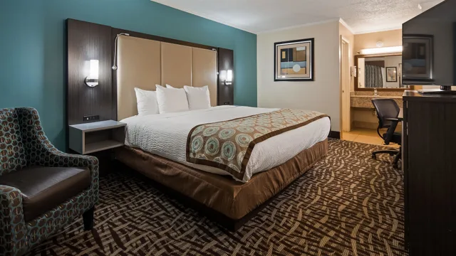 غرفة قياسية بسرير كوين، Best Western Franklin Inn 4/6