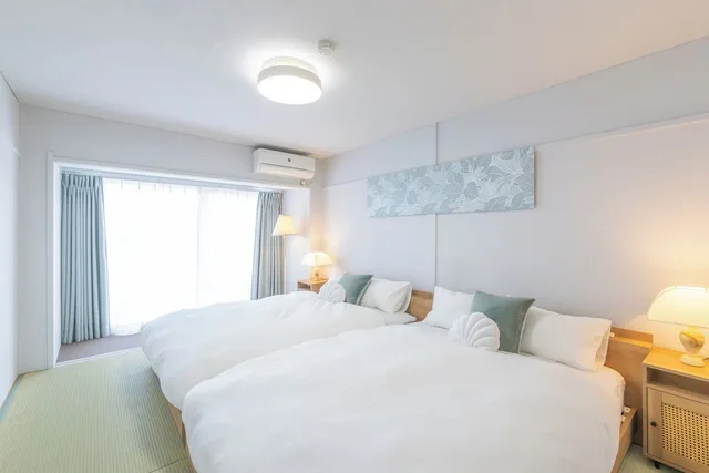 Luxury, Villa, King Bed, 4 Futon Beds, White Beach House 5/10