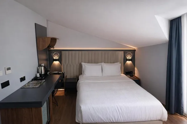 Budget, Single, Shelton Airport Otel 3/5