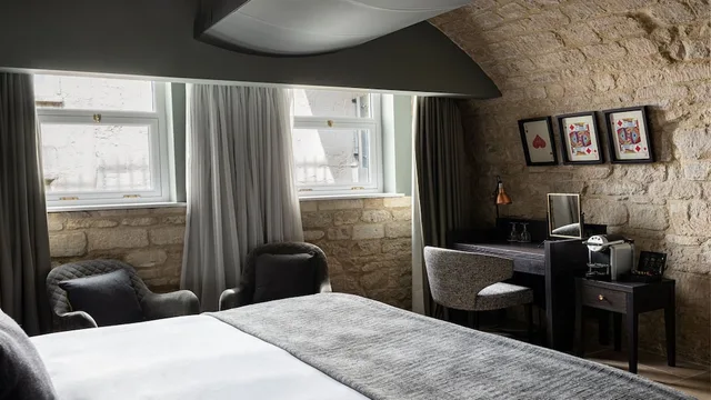 غرفة بريميوم بسرير كينج، HOTEL INDIGO BATH 8/10