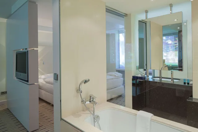 Studio, Suite, Double Bed, No Window، Park Inn by Radisson Berlin Alexanderplatz 4/6