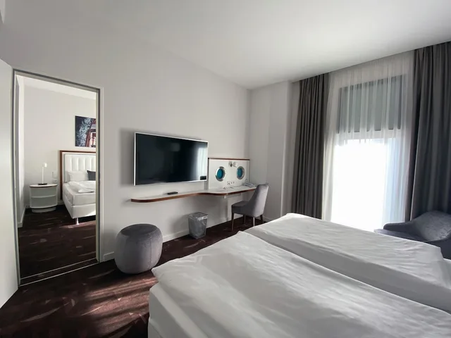 جناح جونيور بسرير مزدوج مع أريكة، Hotel Moa Berlin 3/10