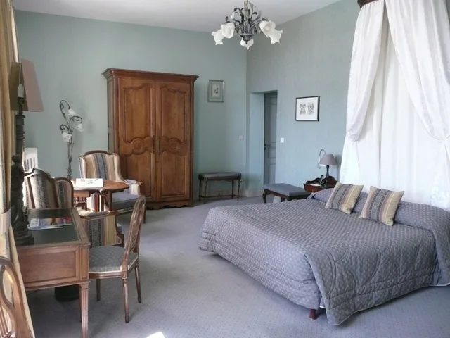 غرفة بريميوم بسرير كوين، CHATEAU DE FERE HOTEL 1/3