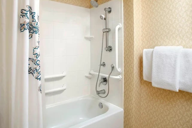 استوديو بسرير كينج مع أريكة بحوض استحمام لذوي الإعاقة، Residence Inn Tampa Suncoast Parkway at NorthPointe Village 4/5