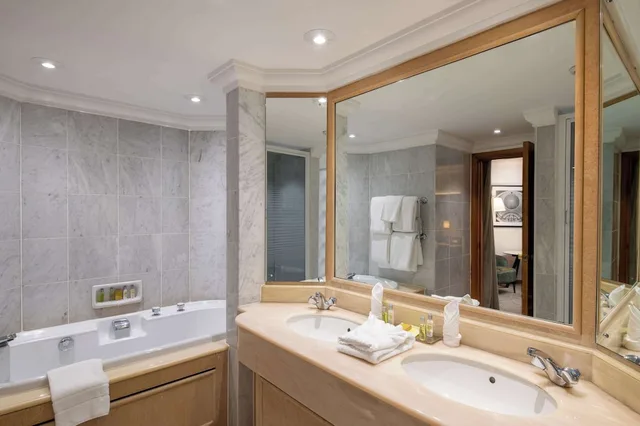 بنتهاوس ديلوكس بسرير كينج، Hilton Birmingham Metropole 4/4