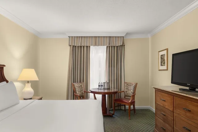 Deluxe, King Bed, City or Courtyard View، Maison Dupuy Hotel 1/6