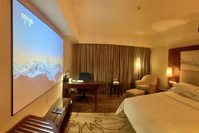 Feature, Double Bed، Sunshine 1/4