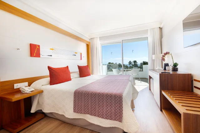 Room, Double or Twin Bed, Lateral Side Sea View، Hipotels La Geria 1/2