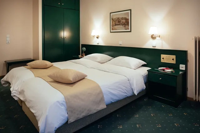 غرفة قياسية بسرير فردي بإطلالة على المدينة بشرفة، IGNATIA HOTEL 1/3
