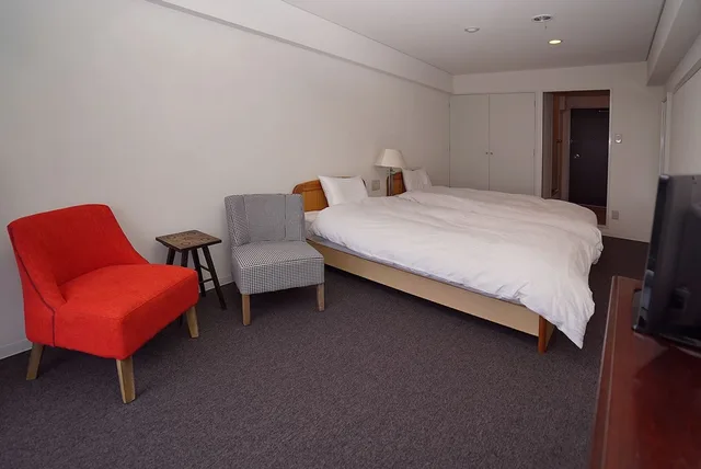 غرفة بسريرين منفصلين، Tobi Hostel And Apartments 1/4