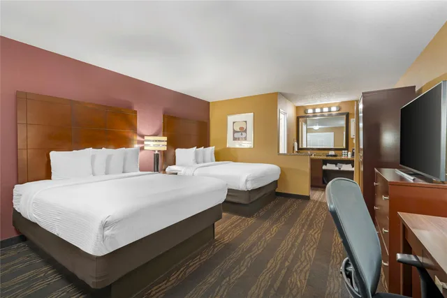 غرفة بسريرين كوين، Best Western Plus Stovall's Inn 2/9
