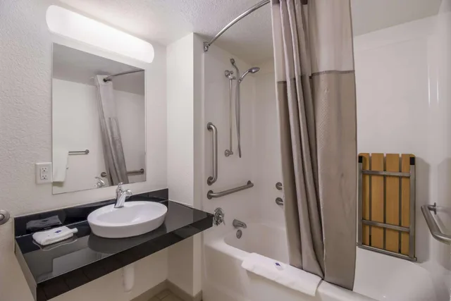 غرفة بسرير مزدوج لذوي الإعاقة، Park Inn by Radisson, Fargo West Acres 9/10