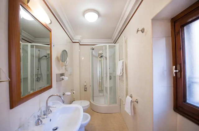 غرفة بسريرين منفصلين، Strozzi Palace Hotel 7/8