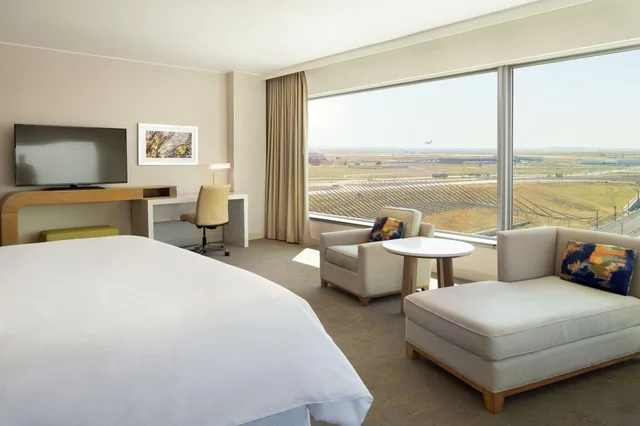 جناح جونيور لذوي الإعاقة، The Westin Denver International Airport 1/4
