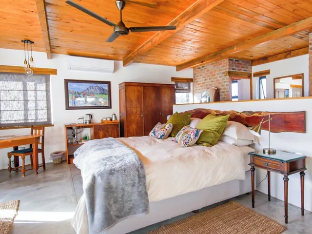 Cottage, King Bed, Duikersdrift Winelands Country Escape 3/9