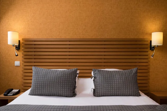 غرفة بريستيج بسريرين منفصلين وسرير كينج مع أريكة، Best Western Plus Hotel De La Regate 6/6