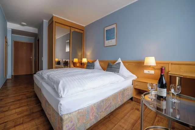 غرفة بزنس بسريرين منفصلين بحمام خاص، Hotel Mykonos 1/3