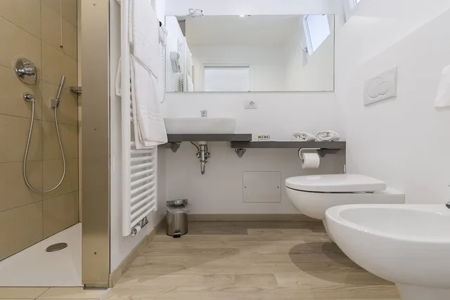 غرفة عصرية ثلاثية بسرير مزدوج وسرير فردي، Villa Katy 4/5