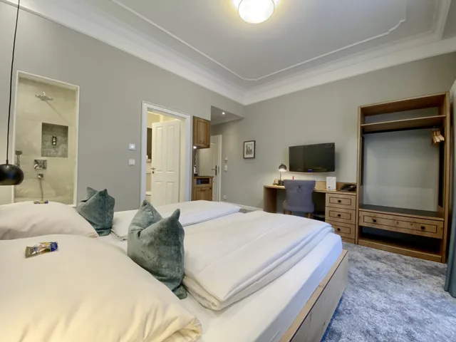 Deluxe, Double Bed, Hotel West 1/5