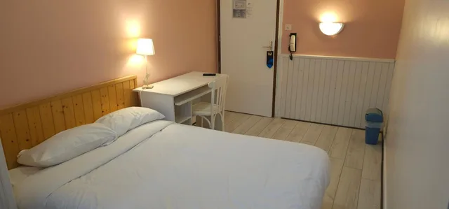 غرفة قياسية بسرير مزدوج، Hotel Corona 1/10