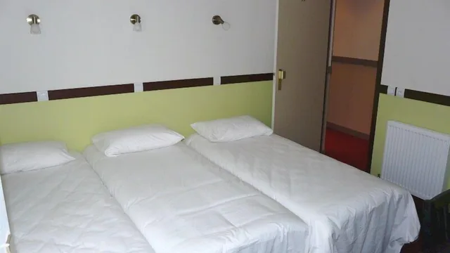 غرفة ثلاثية بسرير مزدوج وسرير فردي، Hotel des Bains 9/10
