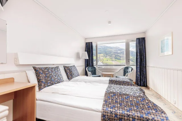 Standard, Twin Beds, Olden Fjordhotel 3/6