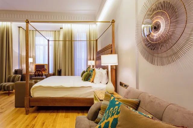 غرفة ديلوكس بسرير كينج بإطلالة على المدينة مع أريكة، Ravouna 1906 Suites - Special Class Adults Only 5/10