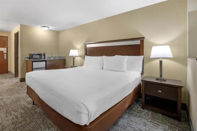 جناح بسرير كينج، Best Western Plus Prairie Inn 3/5