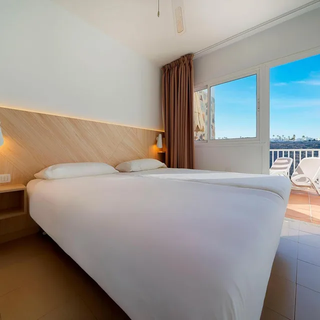 Premium One Bedroom Apartment with Large Terrace، Servatur Altamadores 1/5