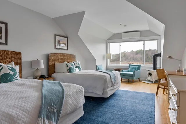 Room, 2 Queen Beds, Port Side، Nonantum Resort 1/1