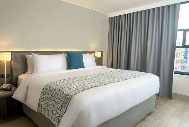 غرفة بزنس بسرير كينج، La Quinta by Wyndham Quito 5/10
