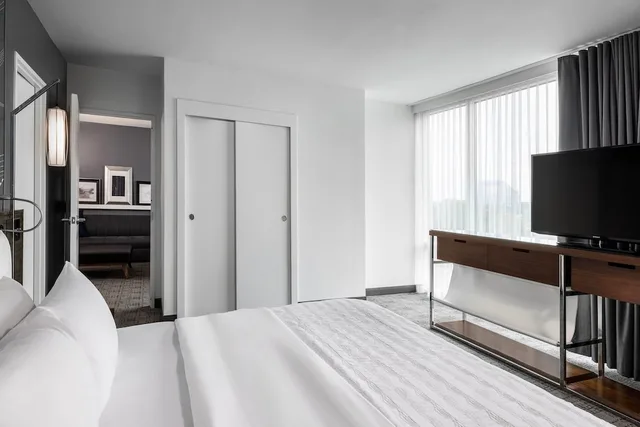 جناح بسرير كينج بغرفة نوم واحدة لذوي الإعاقة، Le Meridien Atlanta Perimeter 1/3