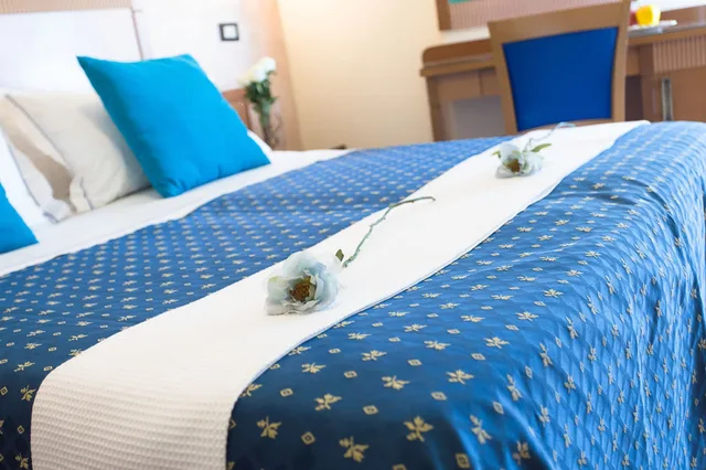 غرفة بسريرين منفصلين بشرفة، Hotel Verona 4/8