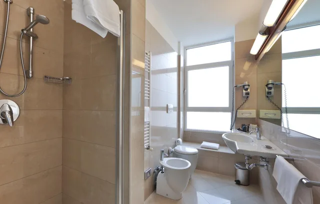 غرفة بسرير مزدوج أو سريرين منفصلين، Best Western Hotel Madison 10/10