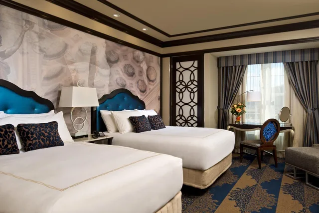 غرفة قياسية بسريرين كوين بحوض استحمام، Saratoga Casino Hotel 2/6