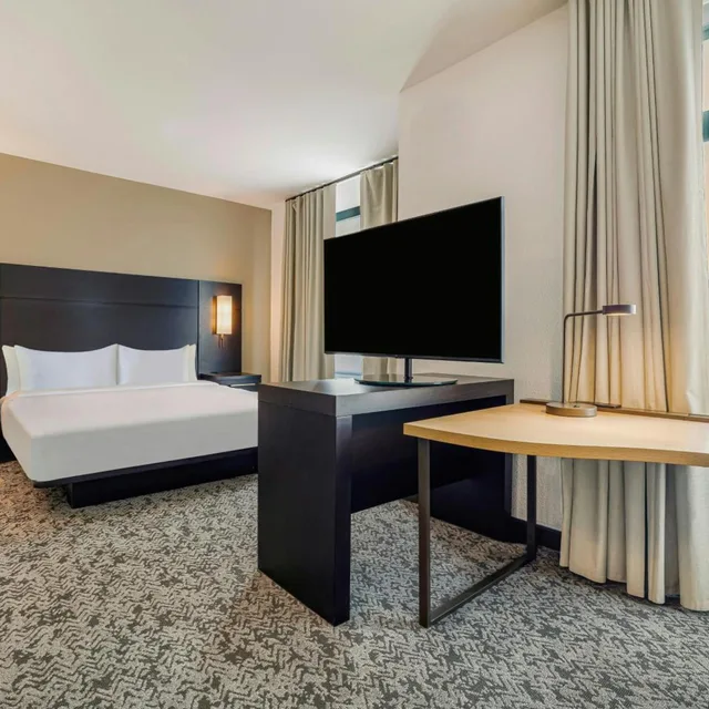 استوديو بسرير كينج مع أريكة بحوض استحمام لذوي الإعاقة، Residence Inn Nashville Metro Center 1/4