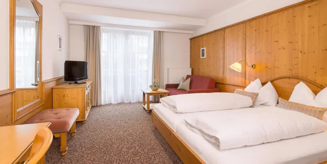 غرفة سوبيريور بسرير كينج، BW HOTEL ALPENROSE - KUFSTEIN 1/2