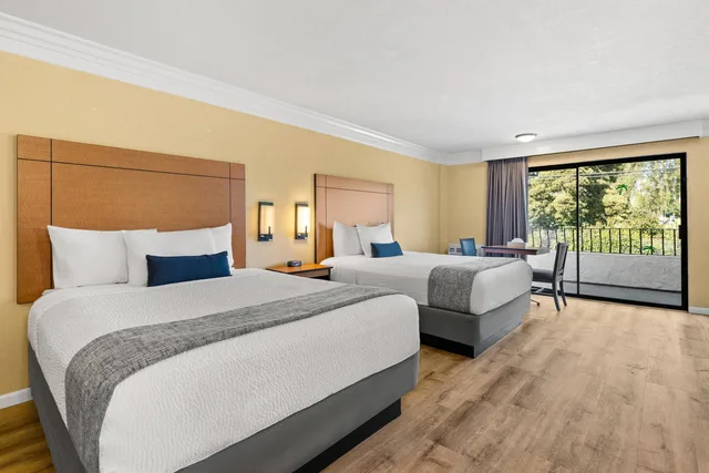 غرفة رباعية بسريرين كوين، Travelodge by Wyndham San Clemente Beach 3/7