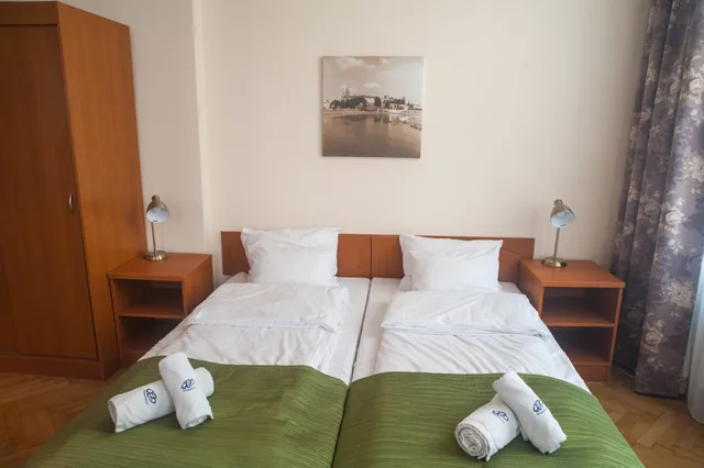 Room, Double Bed, Private Bathroom, Kosmopolita Rooms Apartments Krakow 4/10