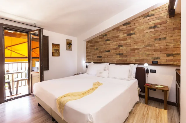 غرفة كلاسيكية بسرير كينج، Hotel Rocca della Sena 1/5