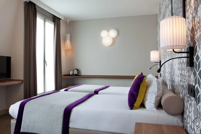 Room, Double Bed, Hotel Ducs D Anjou 3/6