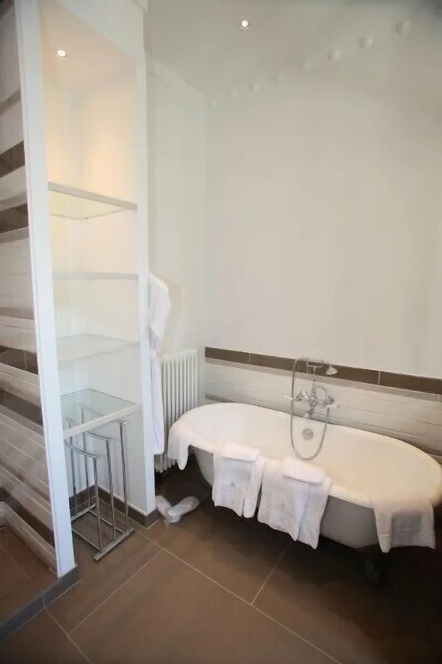 جناح عائلي، Le Clos De Grace 5/6