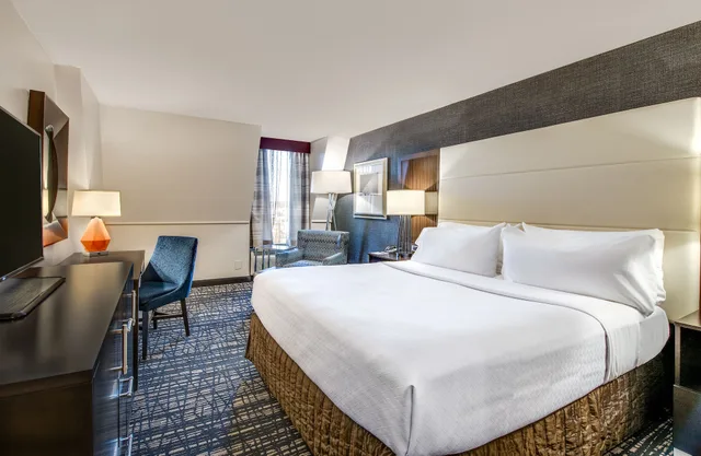 غرفة قياسية بسرير كينج، Crowne Plaza Annapolis Hotel 1/6