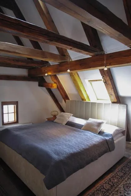 Suite, Attic، Hotel-Restaurant Svamberský Dum 3/10