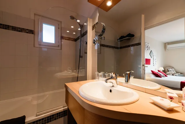 غرفة سوبيريور بسرير مزدوج، HOTEL LAMINAK 3/4